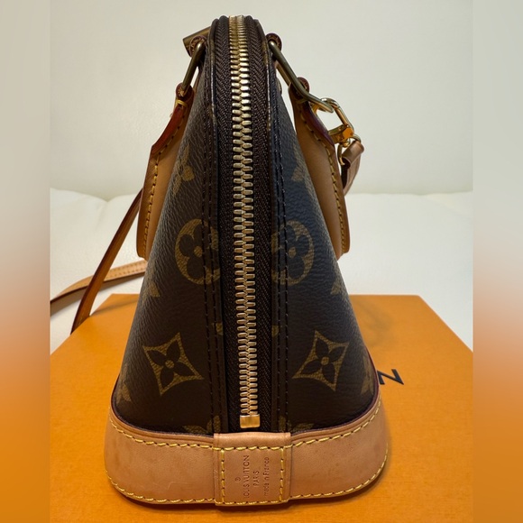 Louis Vuitton Alma BB Monogram - Picture 7 of 17